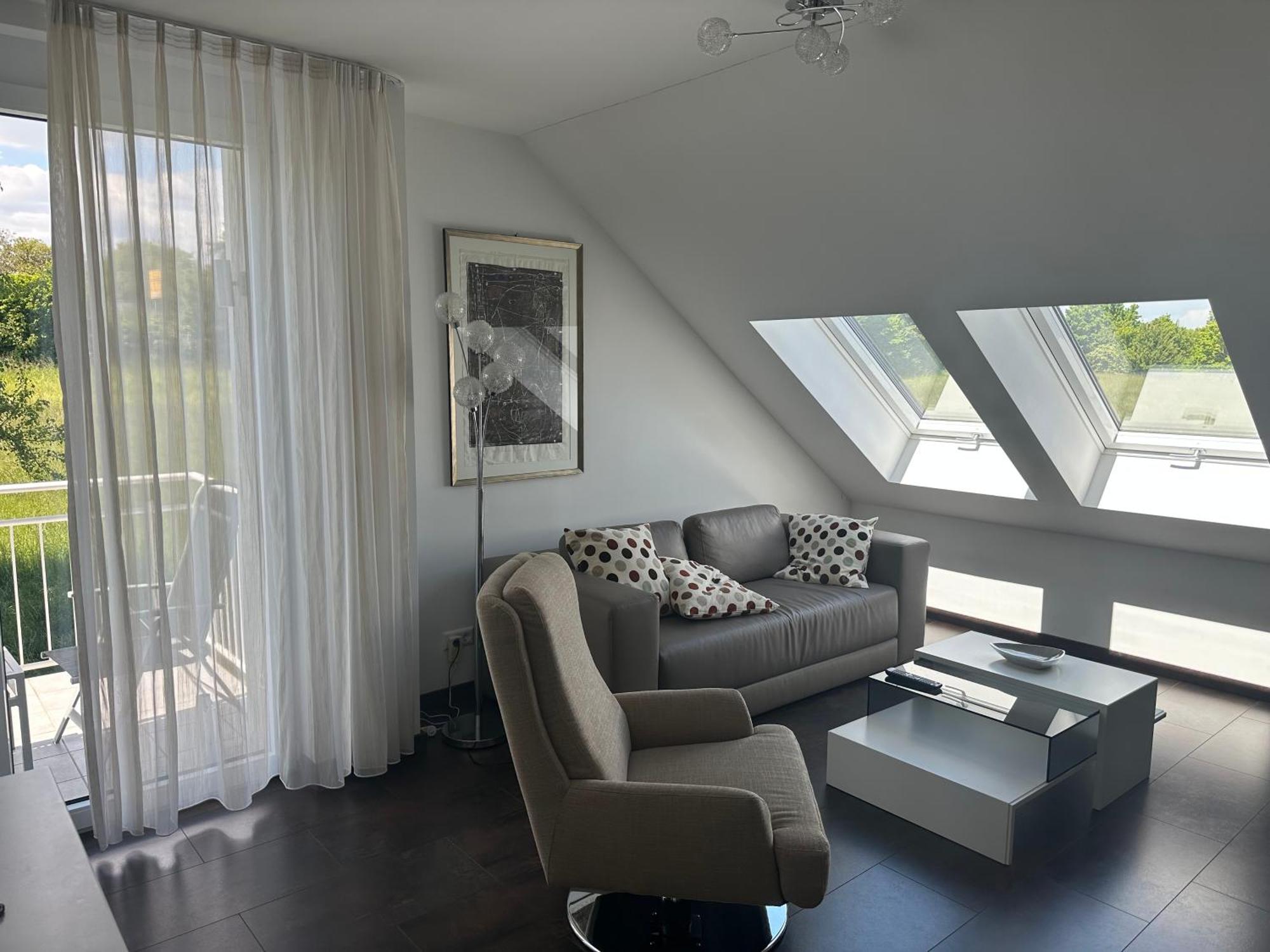 2-Zimmer-Ferienwohnung Mit Hotelservice Und 2 Balkons - Golf, Bike Und Wellness Im Markgraeflerland Bad Bellingen Exterior photo